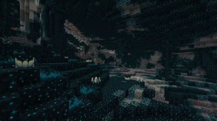 How deep is minecraft 1.18