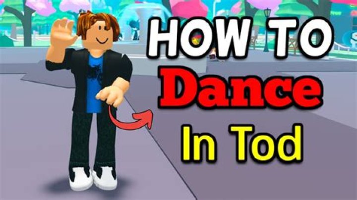 How do u dance in roblox