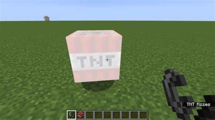 How to activate tnt in minecraft