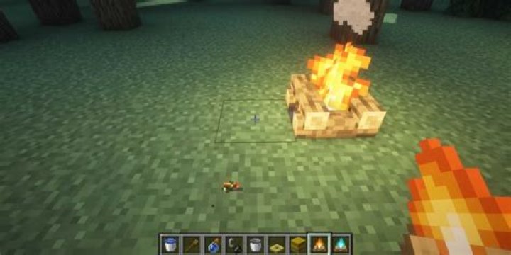 How to put out a campfire in minecraft
