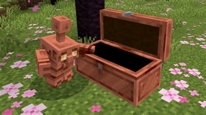 What will the copper golem do in minecraft